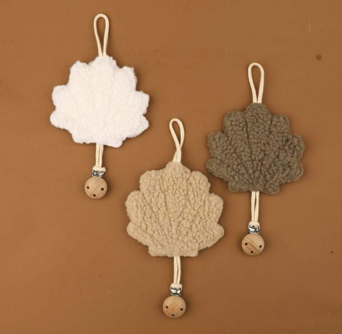 Attache tétine coquillage